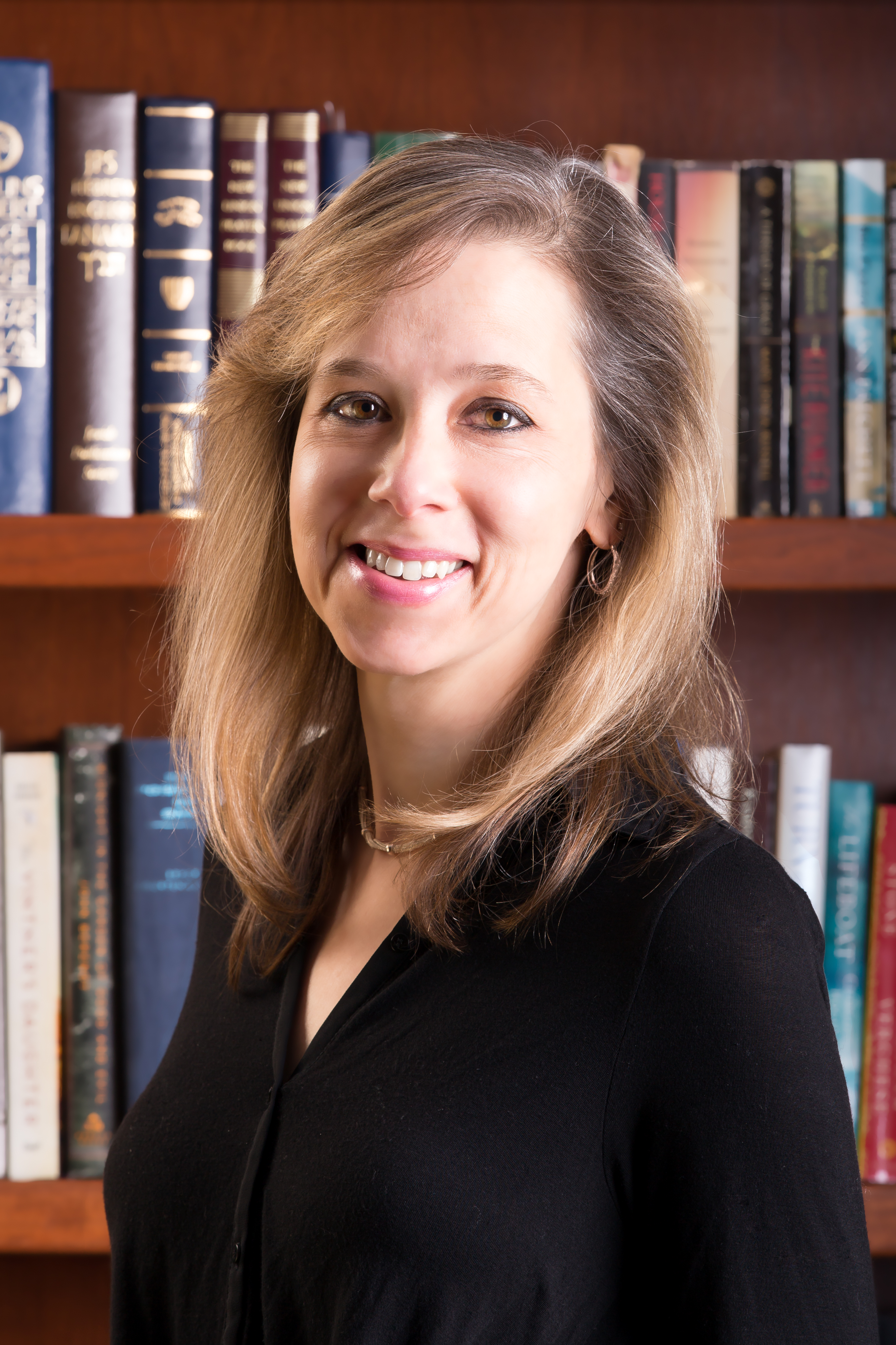 Connie_Mayo_Headshot